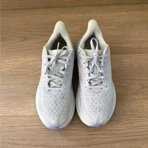 Hoka Clifton 9